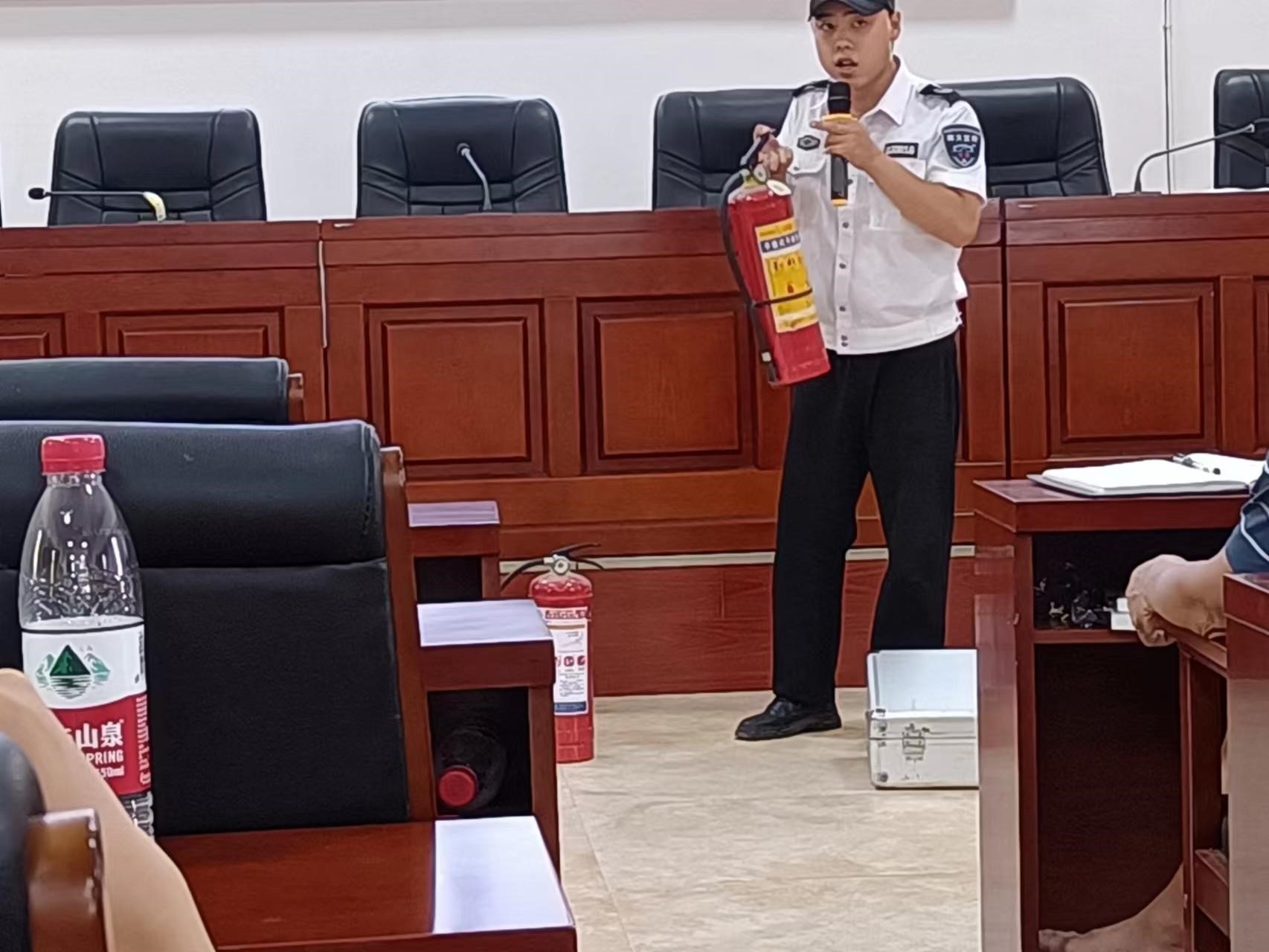 邵陽縣塘渡口中學召開“消防安全，生命至上”消防安全知識講座