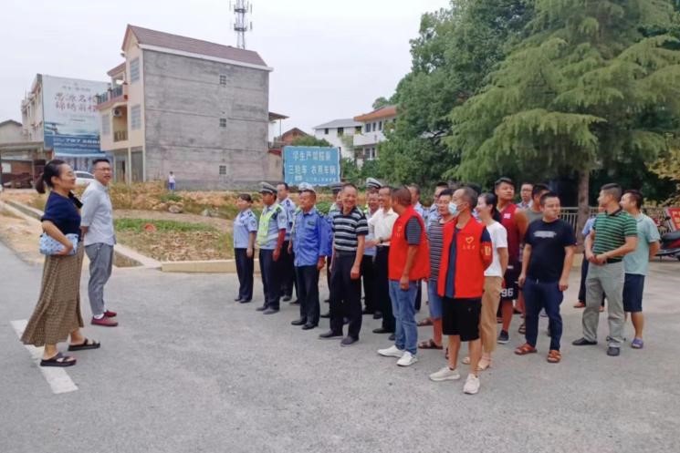 安全責任大于天，多措并舉保平安        ---橫溪初級中學配合各級部門進行交通頑瘴痼疾專項整治行動