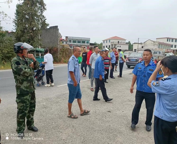 安全責任大于天，多措并舉保平安        ---橫溪初級中學配合各級部門進行交通頑瘴痼疾專項整治行動