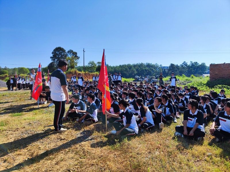 洞口四中2022級軍訓野外拉練圓滿完成