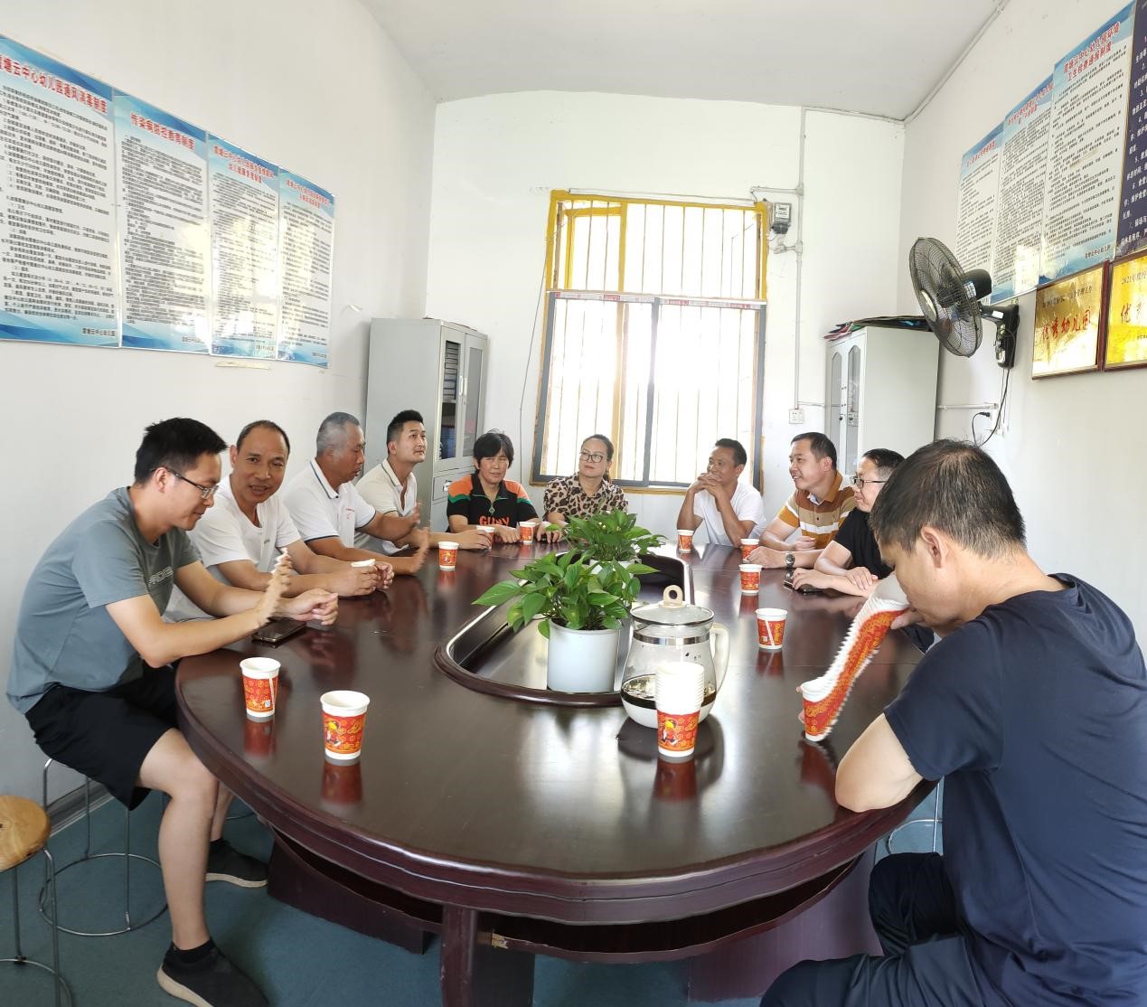 尊師重教 情暖人心  蔡山團(tuán)與蔡山小學(xué)舉行慶祝第38個(gè)教師節(jié)座談會(huì)