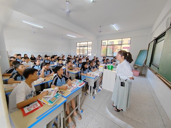 站三尺神圣講臺，展教師魅力風(fēng)采  ——塘渡口鎮(zhèn)玉田中學(xué)教學(xué)比武拉開序幕