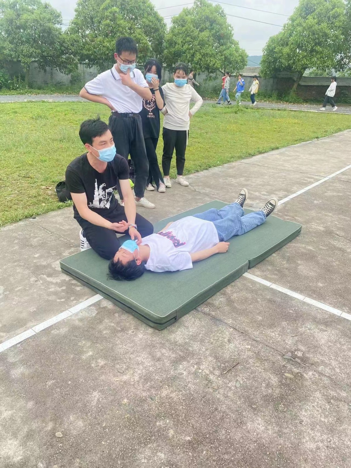 軍田中學(xué)2022年秋季學(xué)期防溺水演練活動(dòng)