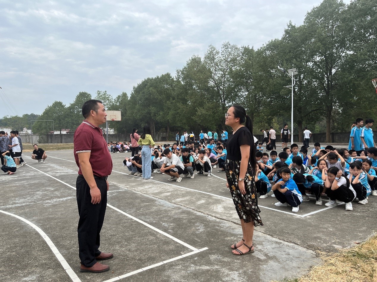 洞口縣管竹中學(xué)開展消防疏散演練活動