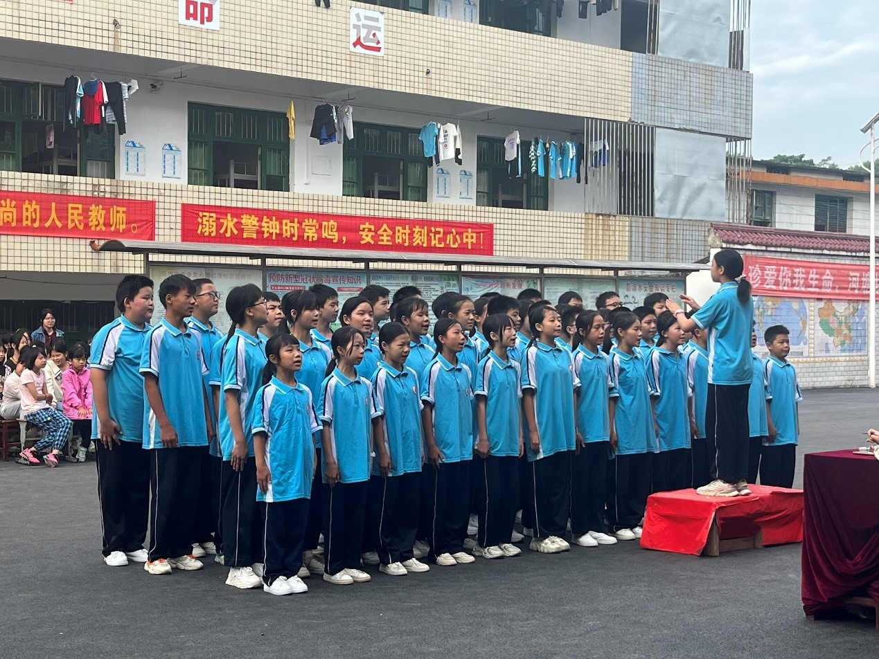 新起點(diǎn) 新征程 ------洞口管竹中學(xué)舉行新生入學(xué)教育成果展示活動(dòng)