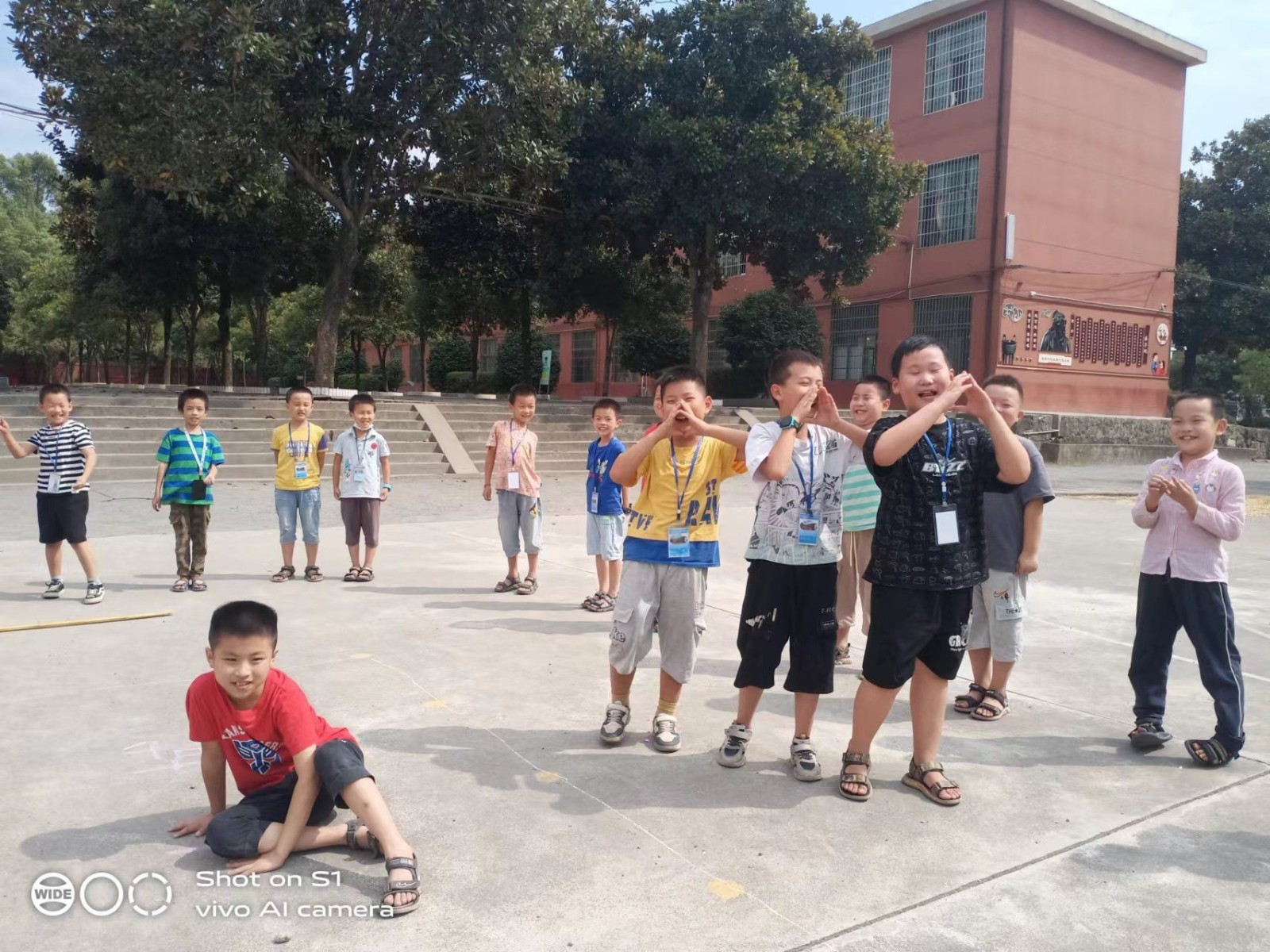 邵陽縣 下花橋鎮(zhèn)中心完全小學(xué)黨支部組織開展防溺水安全演練活動