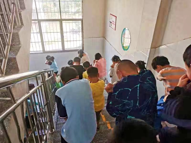 開(kāi)展消防演練，筑牢安全防線