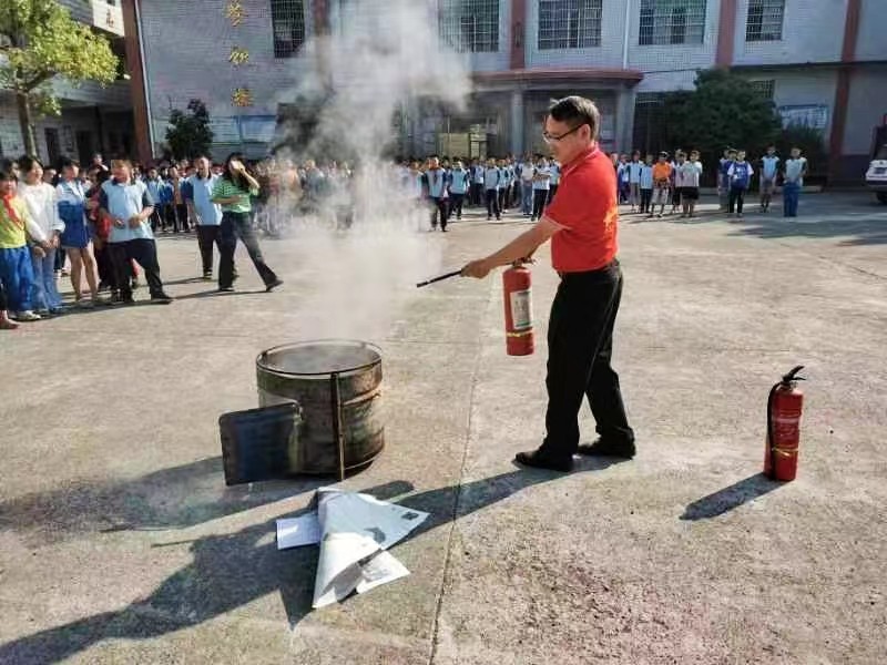 開(kāi)展消防演練，筑牢安全防線