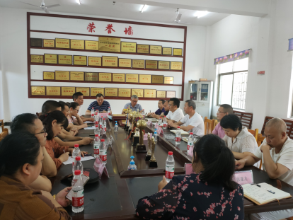 邵陽(yáng)縣霞塘云中學(xué)與縣工業(yè)職中開(kāi)展校際互助活動(dòng)