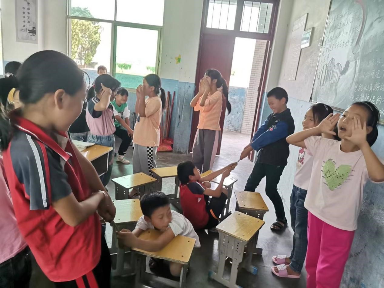 新寧縣萬塘鄉(xiāng)白馬田中心小學  開展防溺水安全演練活動