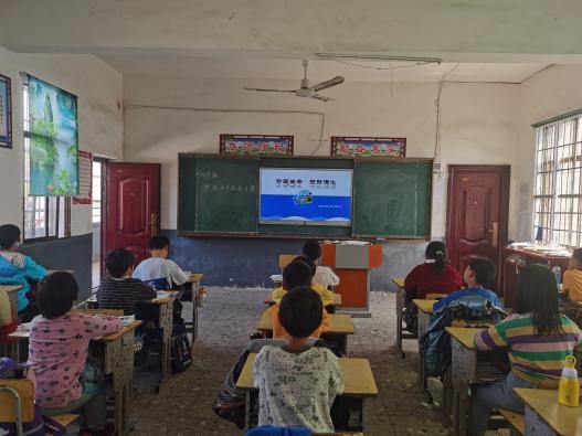 預(yù)防溺水，我們?cè)谛袆?dòng)