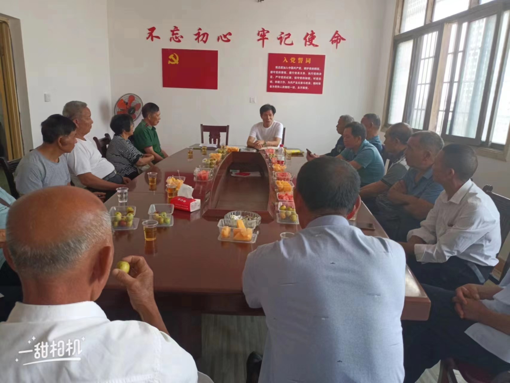 新寧縣萬塘鄉(xiāng)中心學校舉行  退休教師座談會暨自助認證工作培訓會