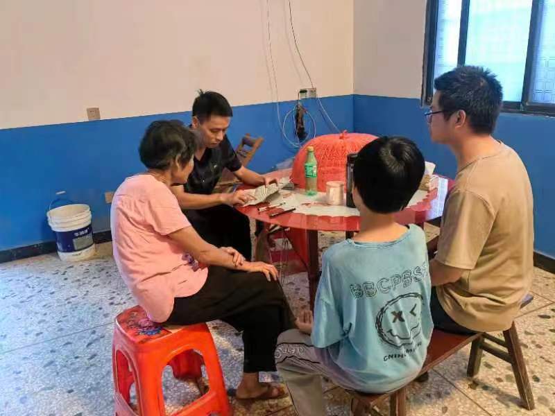 邵陽縣蔡橋鄉(xiāng)中學(xué)開展防溺水“千師訪萬戶”家訪活動(dòng)