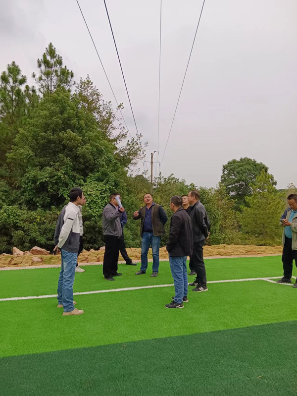 多部門領(lǐng)導(dǎo)現(xiàn)場辦公，為玉中辦學(xué)解難紓困