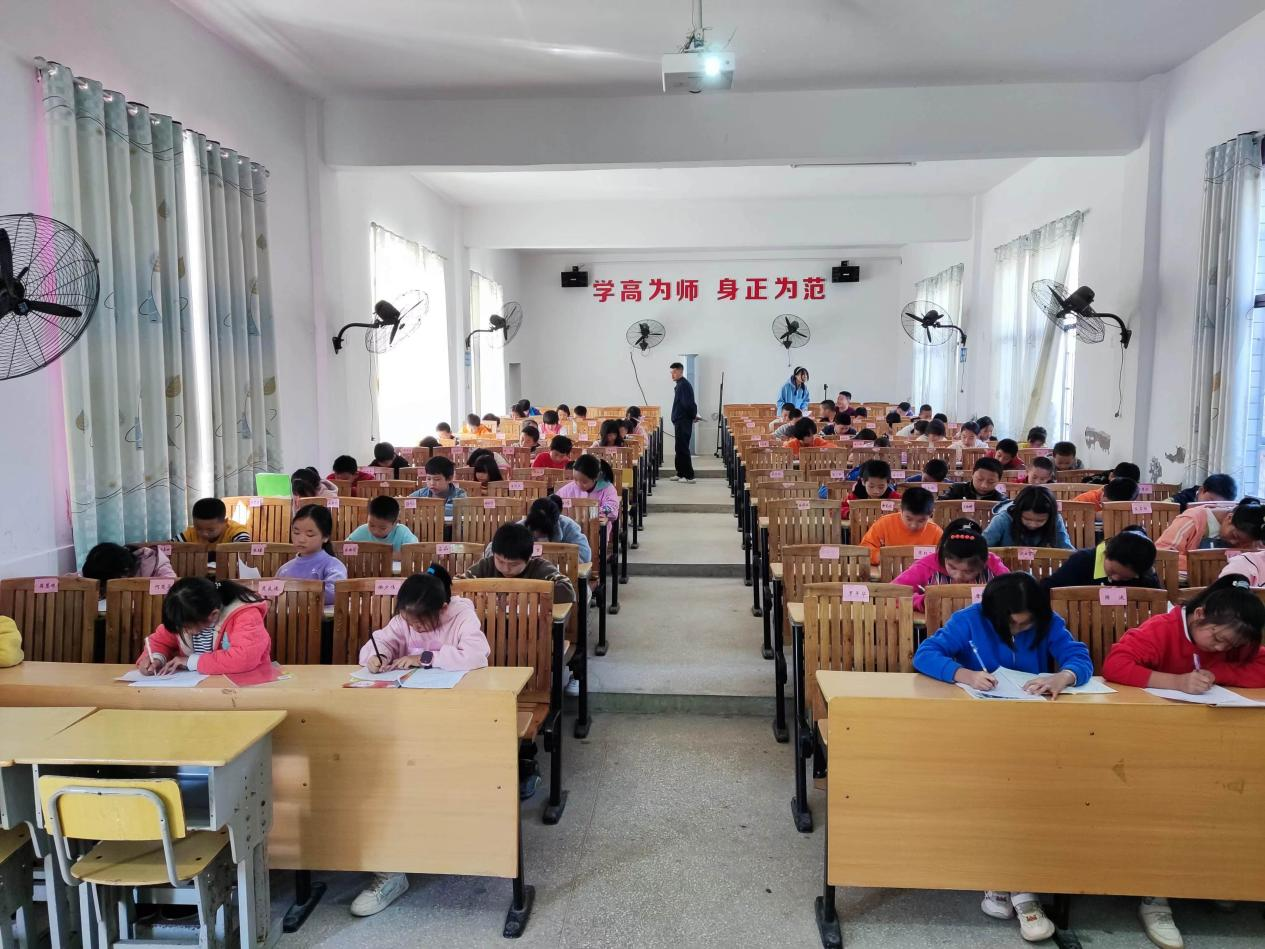 喜迎二十大：寫好中國字，抒發(fā)愛國情。