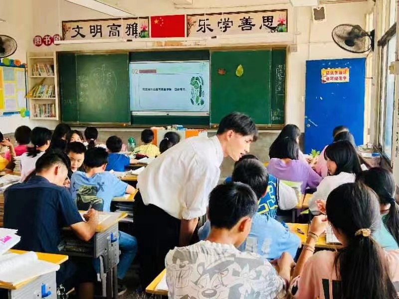 邵陽(yáng)縣蔡橋鄉(xiāng)中學(xué)舉辦“教壇新秀”教學(xué)競(jìng)賽暨第三期校本研修活動(dòng)