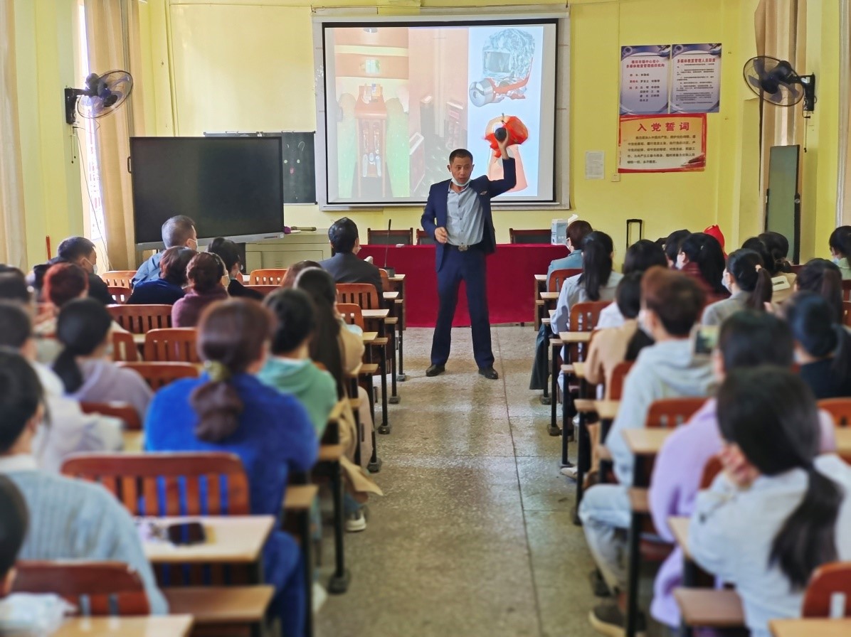 邵陽(yáng)縣塘田市鎮(zhèn)中心完全小學(xué) 開(kāi)展消防安全疏散演練活動(dòng)
