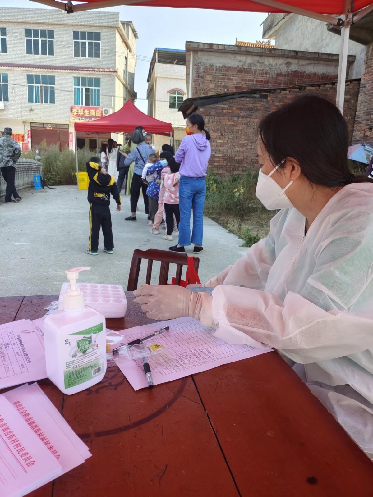 “疫”字當(dāng)前  同心戰(zhàn)“疫” 筑牢防線