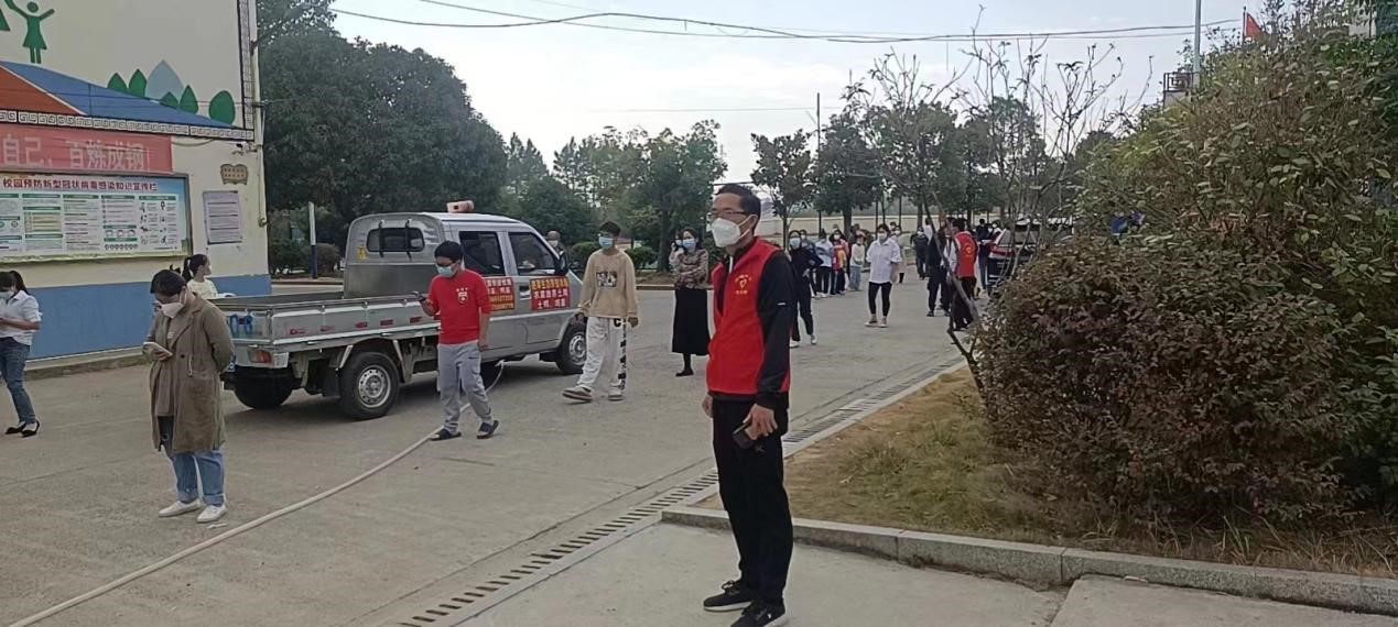 【責任編輯：何擁平】