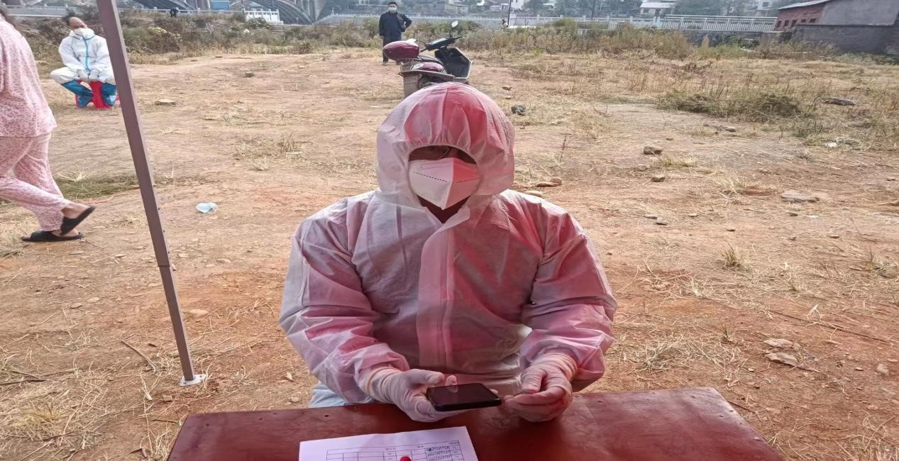 金稱市鎮(zhèn)中學(xué)：校內(nèi)疫情防疫衛(wèi)生常抓 校外傾情相助志愿服務(wù)