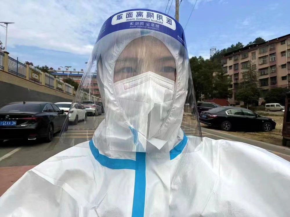 合力征戰(zhàn)解困境，并肩抗疫暖人心