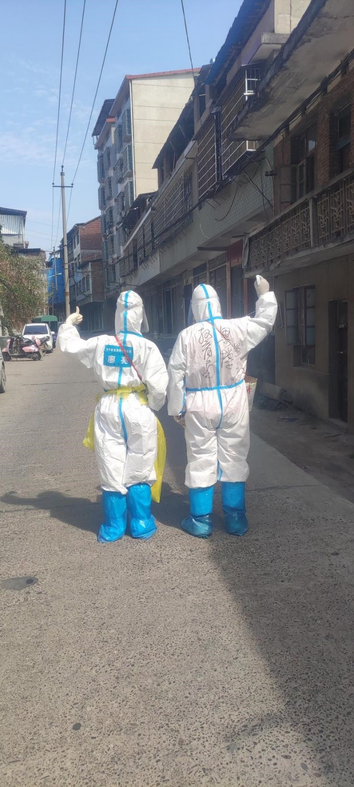 鐵肩擔(dān)重任，黨員顯擔(dān)當(dāng)