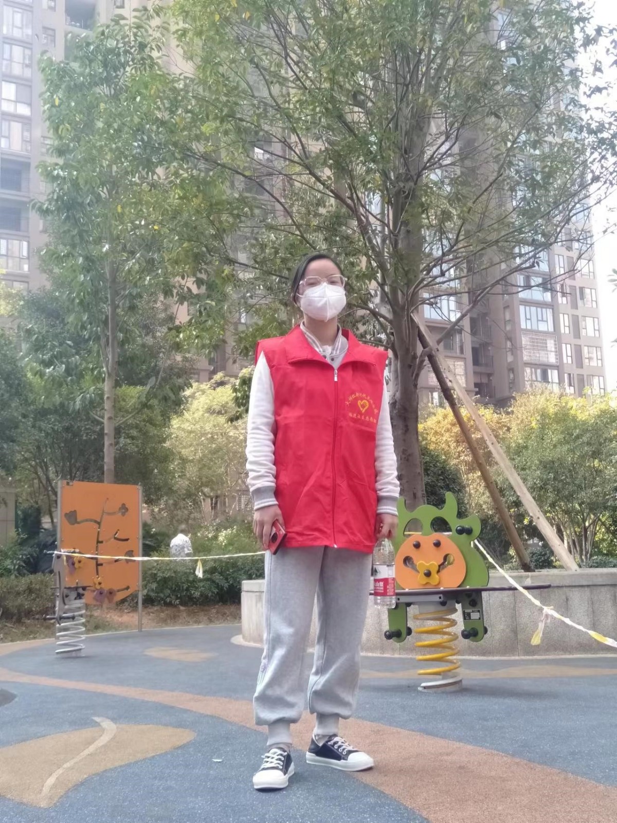 鐵肩擔(dān)重任，黨員顯擔(dān)當(dāng)