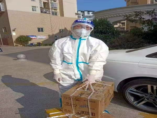 志愿“逆行” ，“疫”往直前