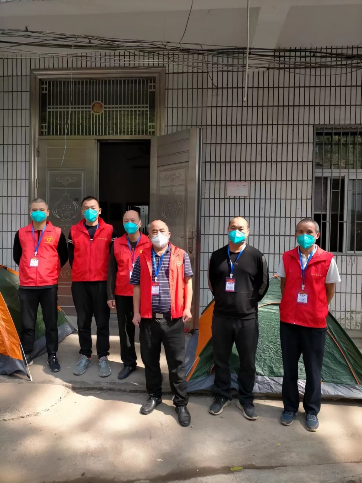 隔離病毒，不隔離愛  志愿服務，有你有我