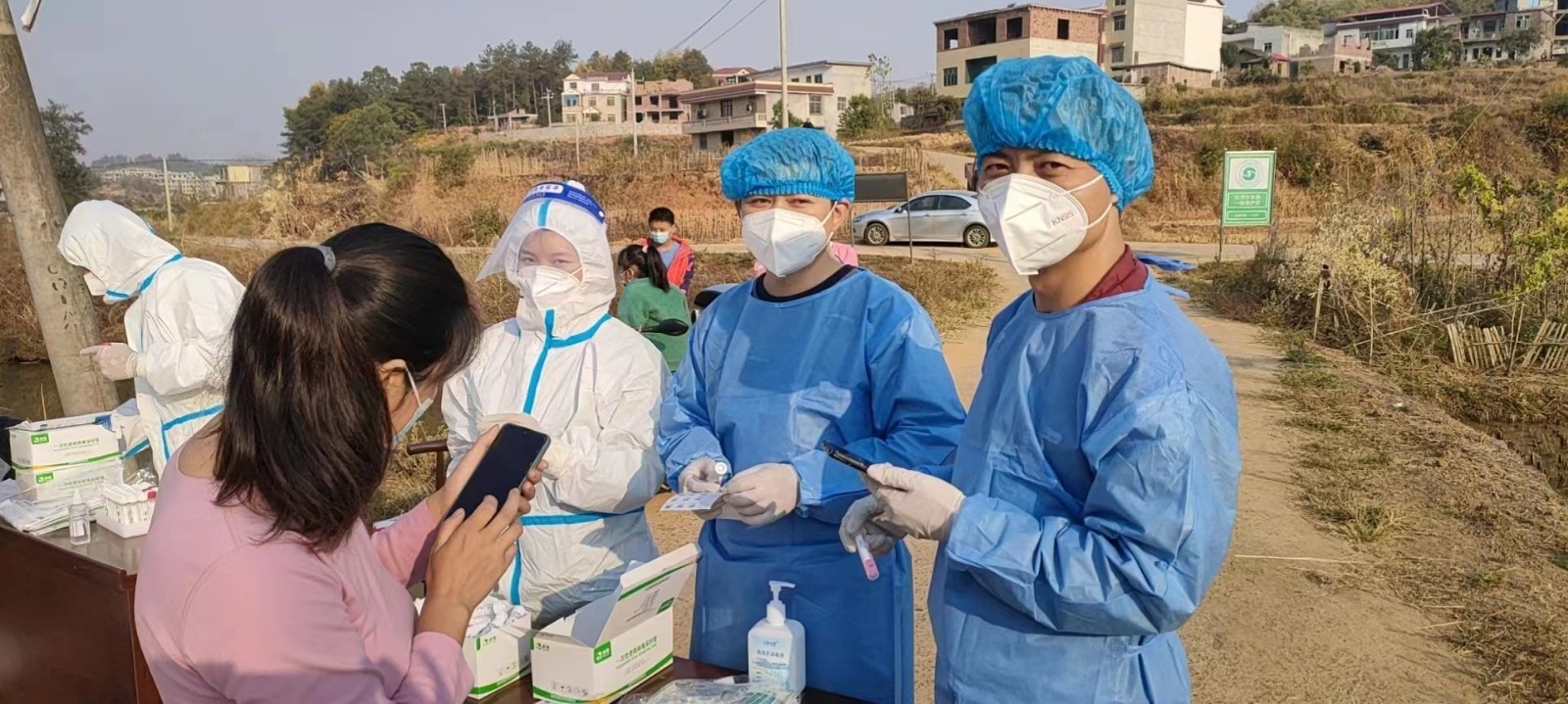 并肩戰(zhàn)疫 、志愿同行--蔡橋鄉(xiāng)小學聯(lián)合支部志愿者  助力防疫攻堅戰(zhàn)紀實