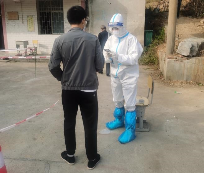 并肩戰(zhàn)疫 、志愿同行--蔡橋鄉(xiāng)小學聯(lián)合支部志愿者  助力防疫攻堅戰(zhàn)紀實