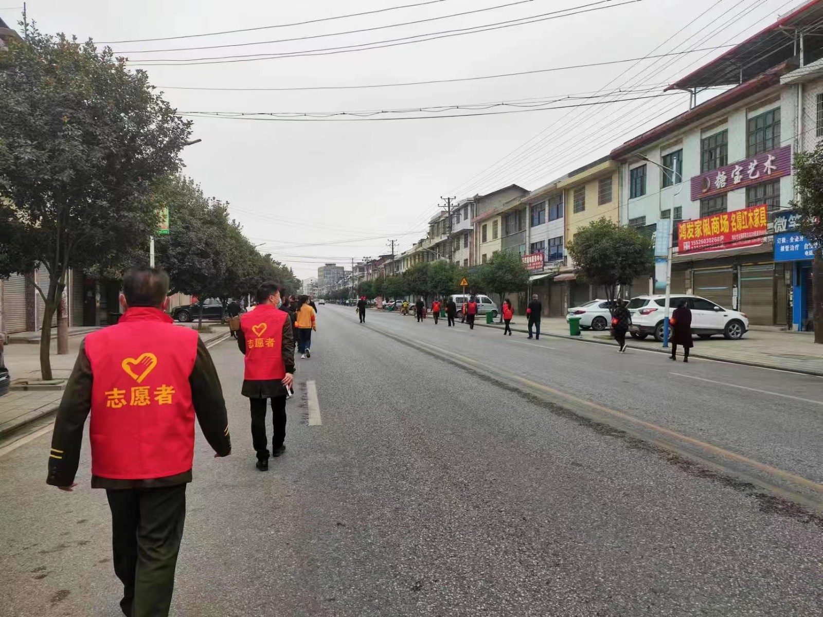 身先士卒  不負(fù)黨心