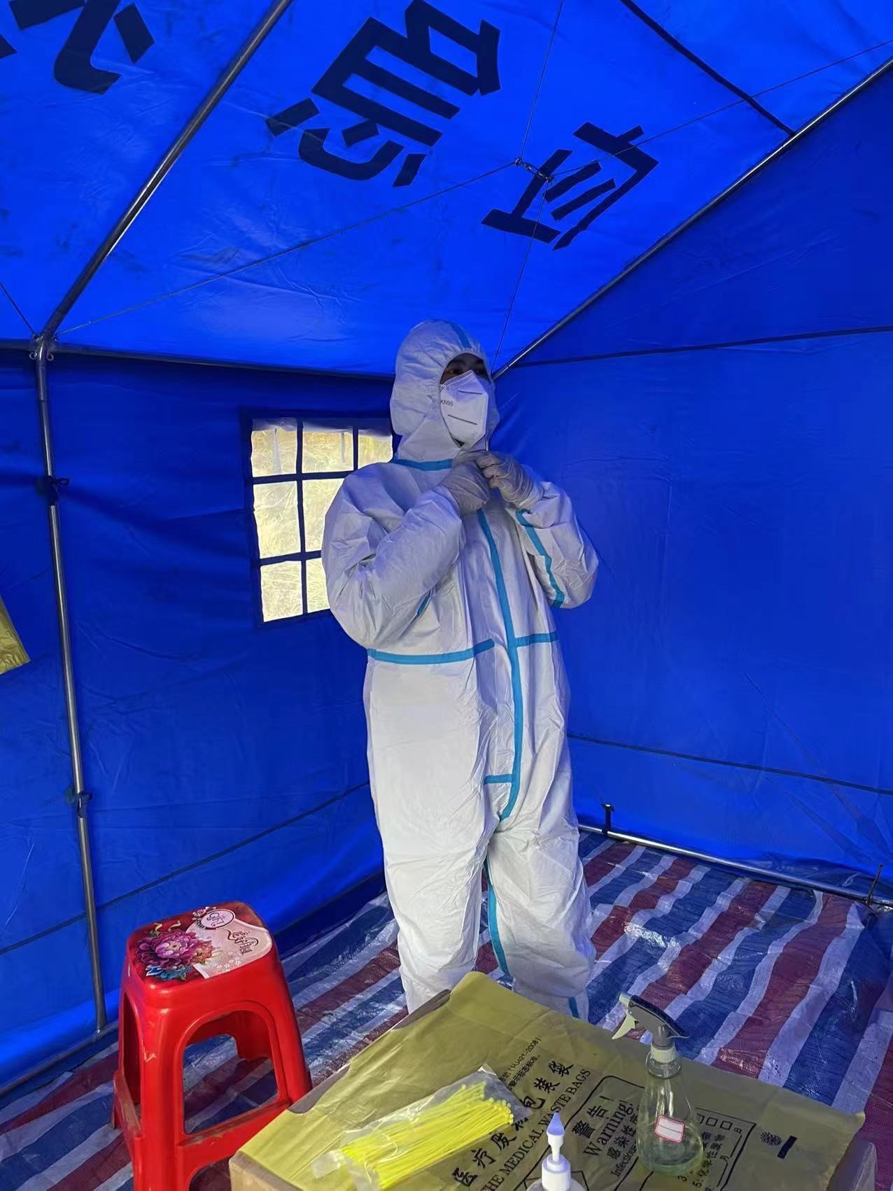 黨員身先士卒，師生齊心抗疫