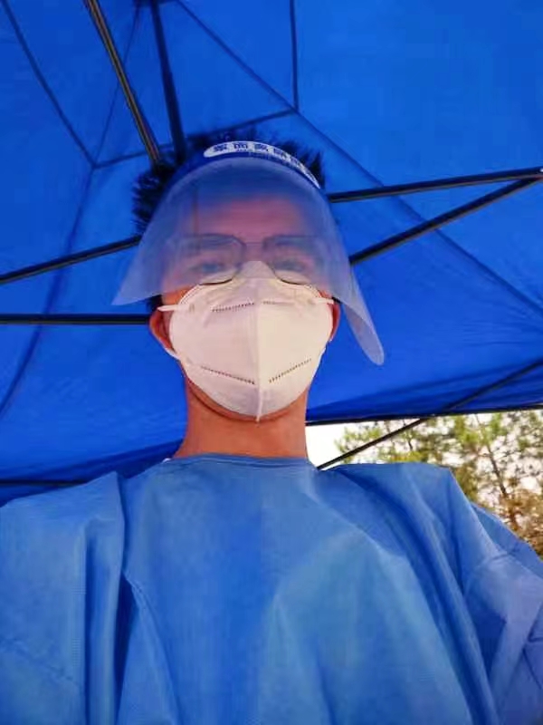 黨員身先士卒，師生齊心抗疫