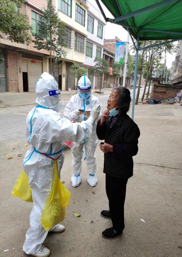 奔赴一線 “疫”無(wú)反顧