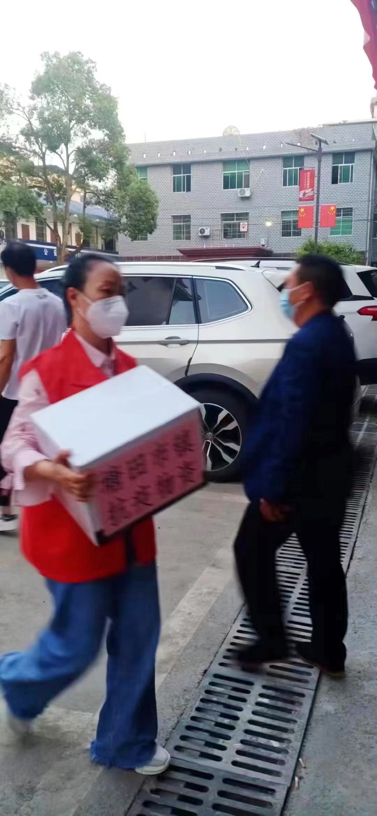 育人之師，抗疫之士