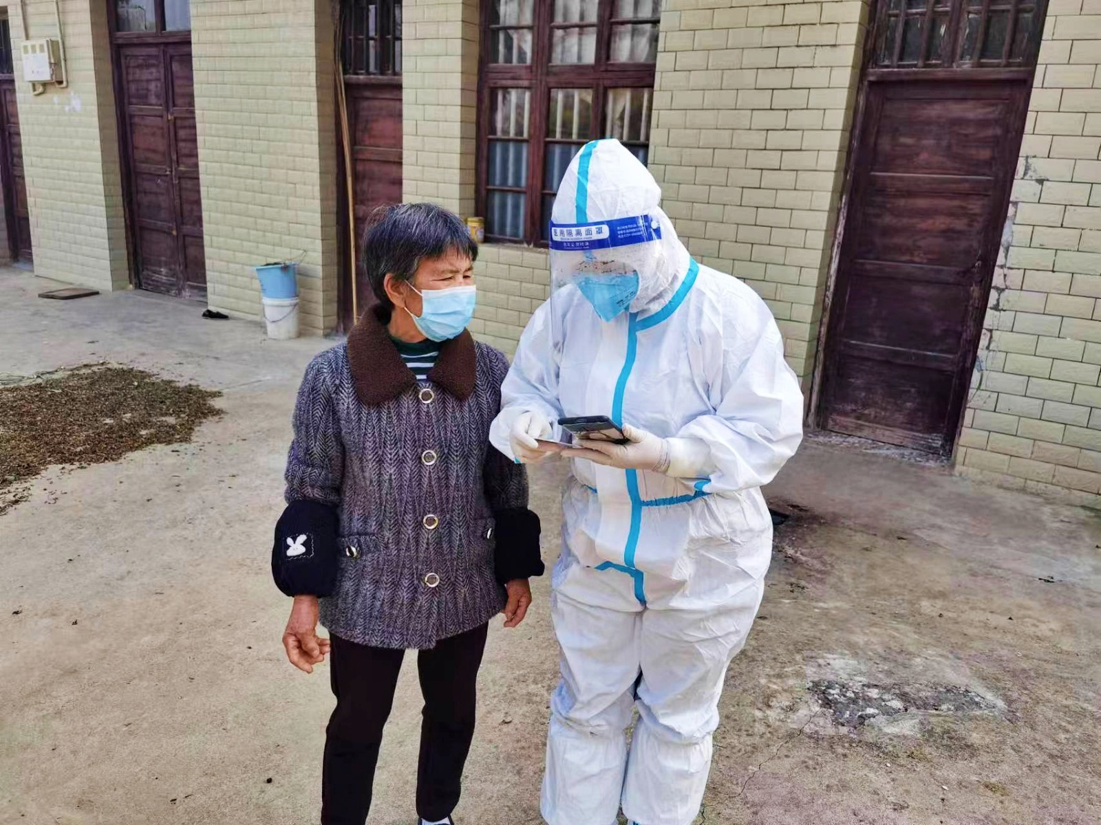 “志愿紅”閃耀希望之光