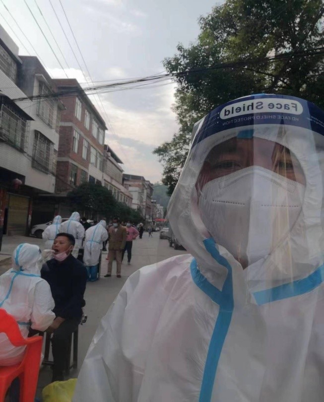 堅(jiān)決抗“疫”，“疫”處逆行