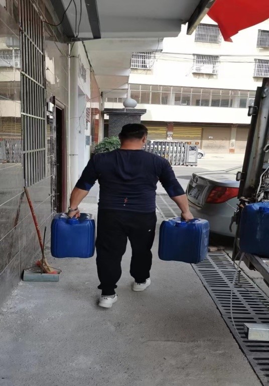 堅(jiān)決抗“疫”，“疫”處逆行