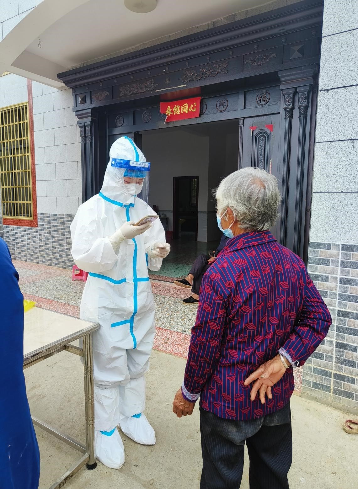 微光成炬  戰(zhàn)疫有我