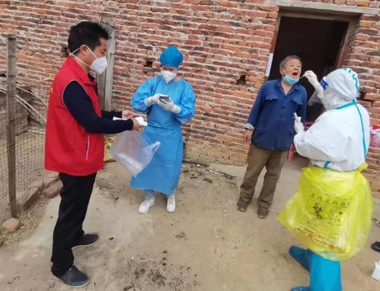 “疫”不容辭  團(tuán)結(jié)合作