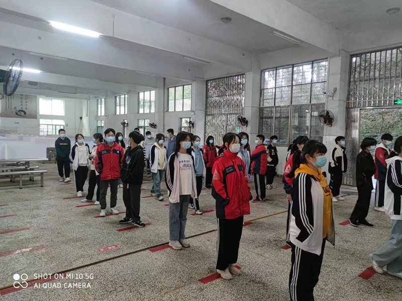 洞口四中高一、高二年級有序返校復(fù)課