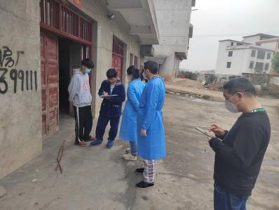 邵陽縣蔡橋鄉(xiāng)中學抗疫期間開展家訪暨心理疏導活動