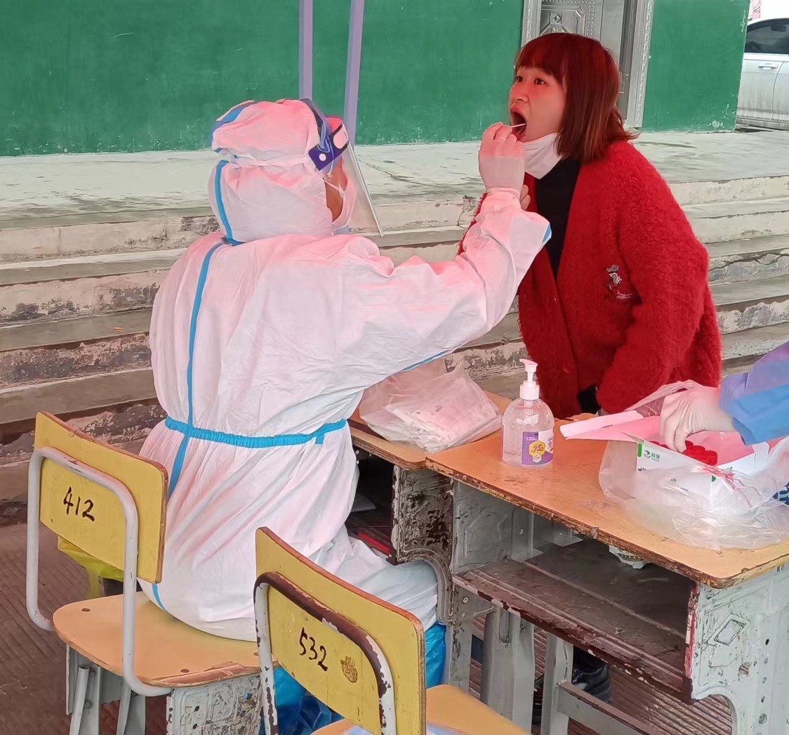 開展核酸采樣演練，提高實(shí)戰(zhàn)能力