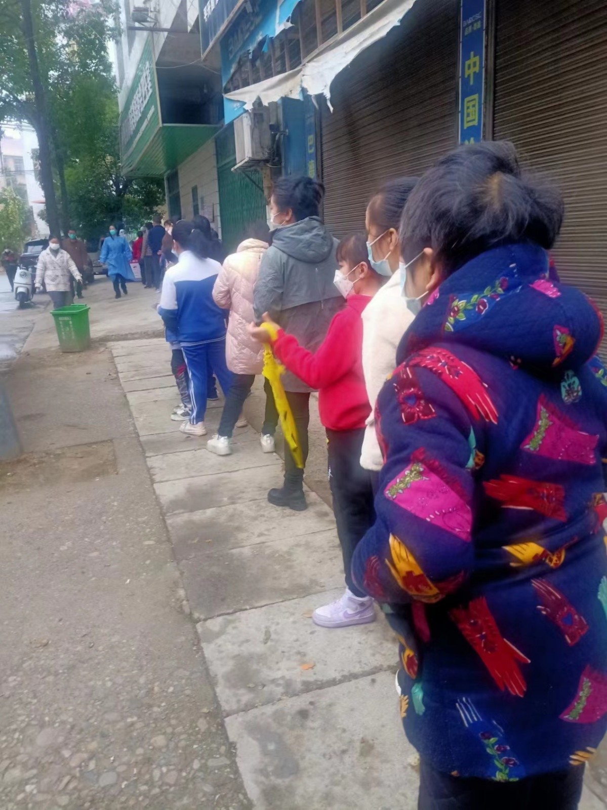 志愿者服務(wù)風(fēng)雪無(wú)阻