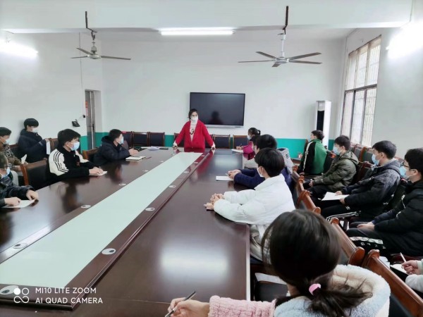 邵陽縣塘渡口鎮(zhèn)玉田初級(jí)中學(xué)開展共青團(tuán)員學(xué)習(xí)“二十大精神，永遠(yuǎn)跟黨走”主題教育活動(dòng)