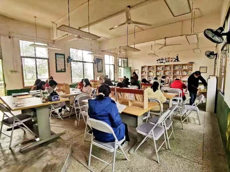 書香浸潤(rùn)校園   閱讀滋養(yǎng)生命