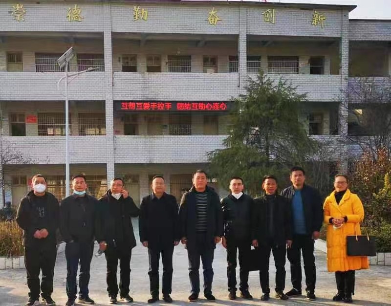 校際互促勤切磋，教研結(jié)對(duì)抒情懷