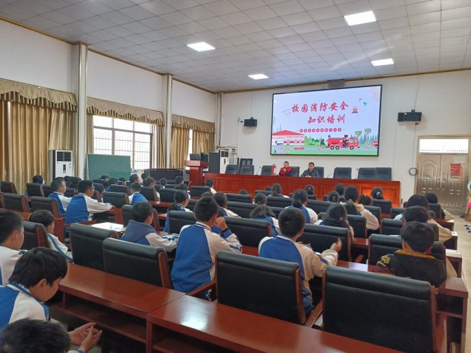 塘渡口中學(xué)開(kāi)展校園消防安全知識(shí)培訓(xùn)