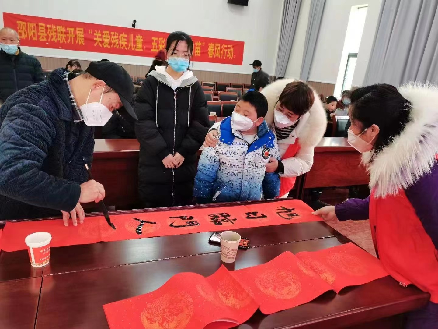 關(guān)愛殘疾兒童，五彩春光暖幼苗